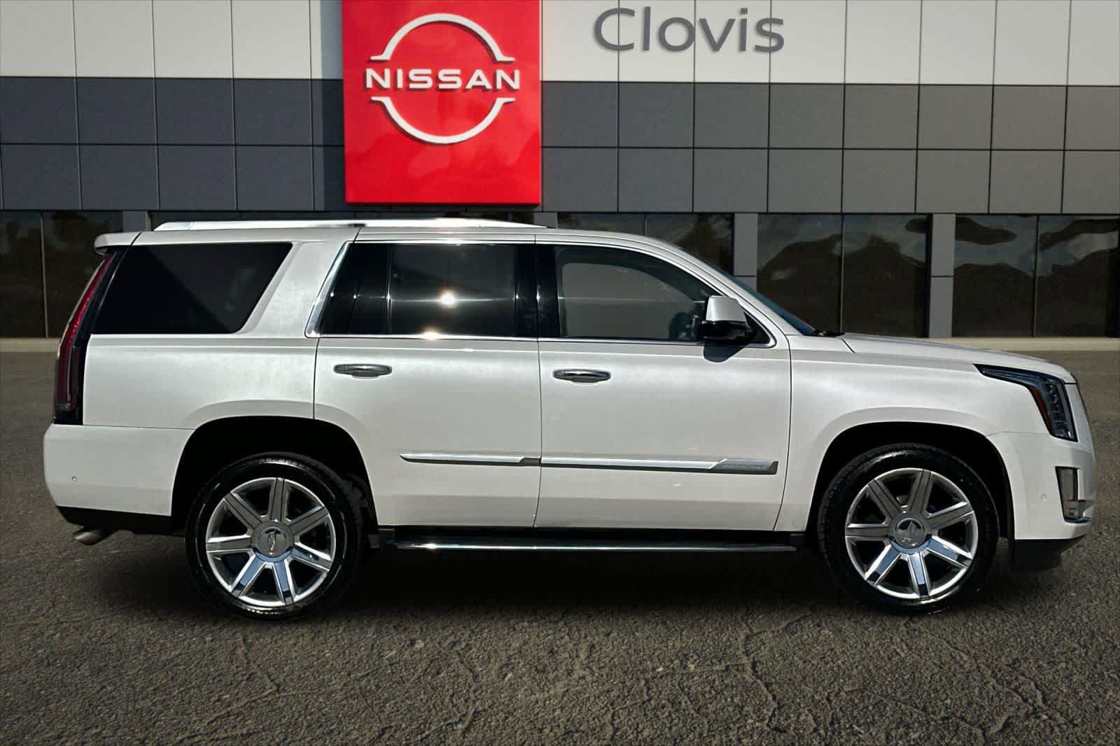 Used 2020 Cadillac Escalade Luxury AWD/4WD image 9