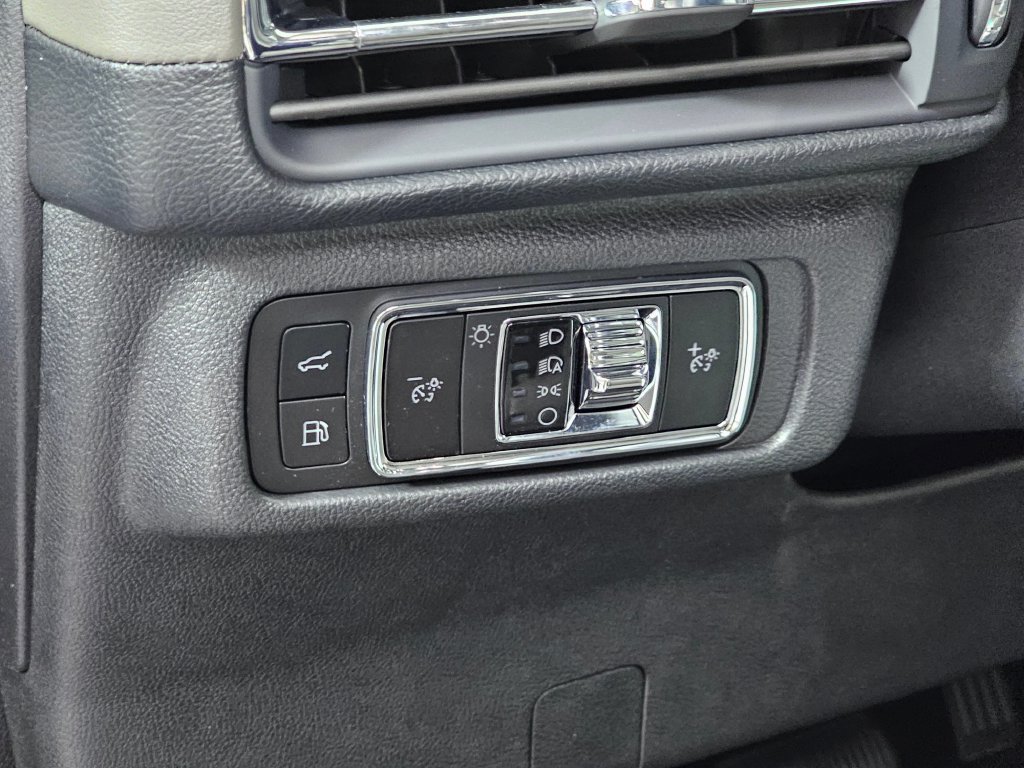 Certified 2026 Lincoln Corsair Grand Touring AWD/4WD image 26