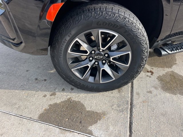 Used 2023 Chevrolet Suburban Z71 w/ Luxury Package image 41