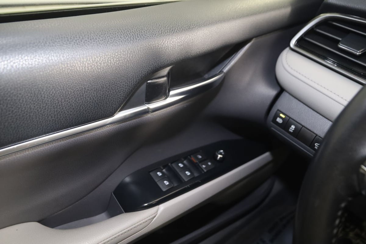 Used 2019 Toyota Camry XLE FWD image 28