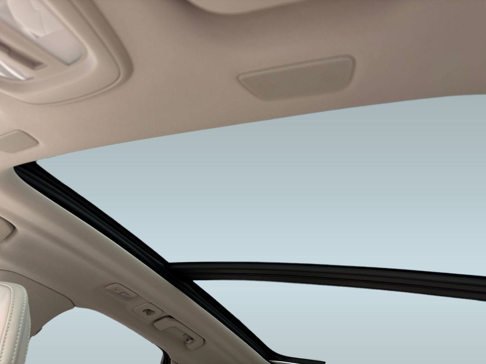 New 2026 Volvo XC60 B5 Ultra w/ Climate Package image 15