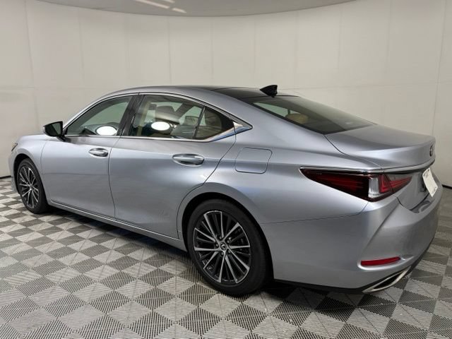 Used 2025 Lexus ES 350 w/ Premium Package FWD image 4