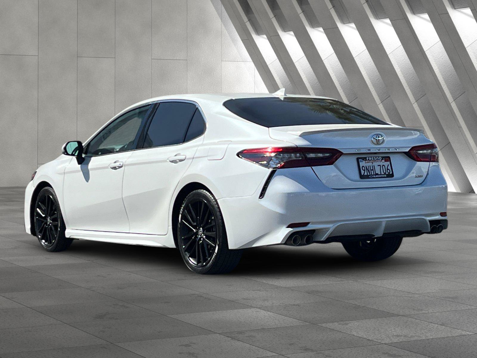 Used 2021 Toyota Camry XSE FWD image 6
