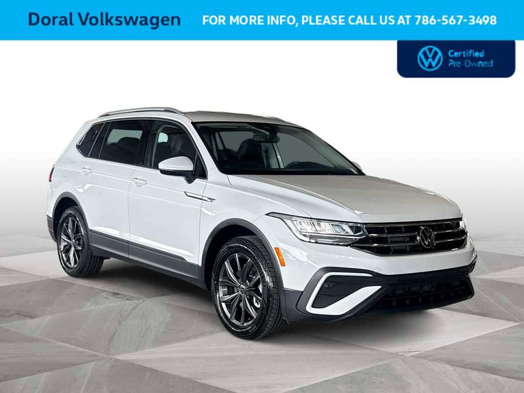 Certified 2022 Volkswagen Tiguan SE FWD image 2
