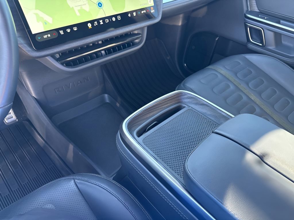 Used 2024 Rivian R1S Adventure image 36