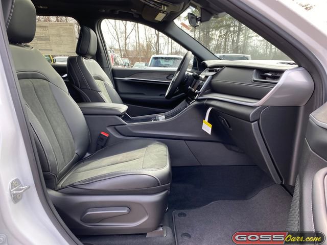 New 2026 Jeep Grand Cherokee Altitude image 6