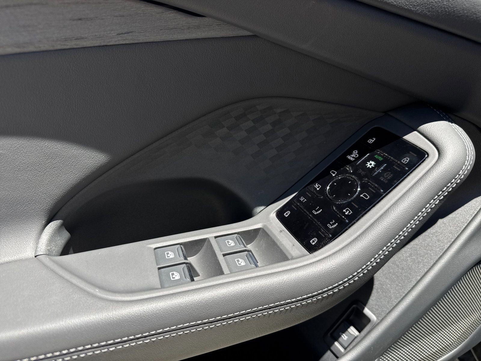 New 2026 Audi A6 Premium Plus AWD/4WD image 8
