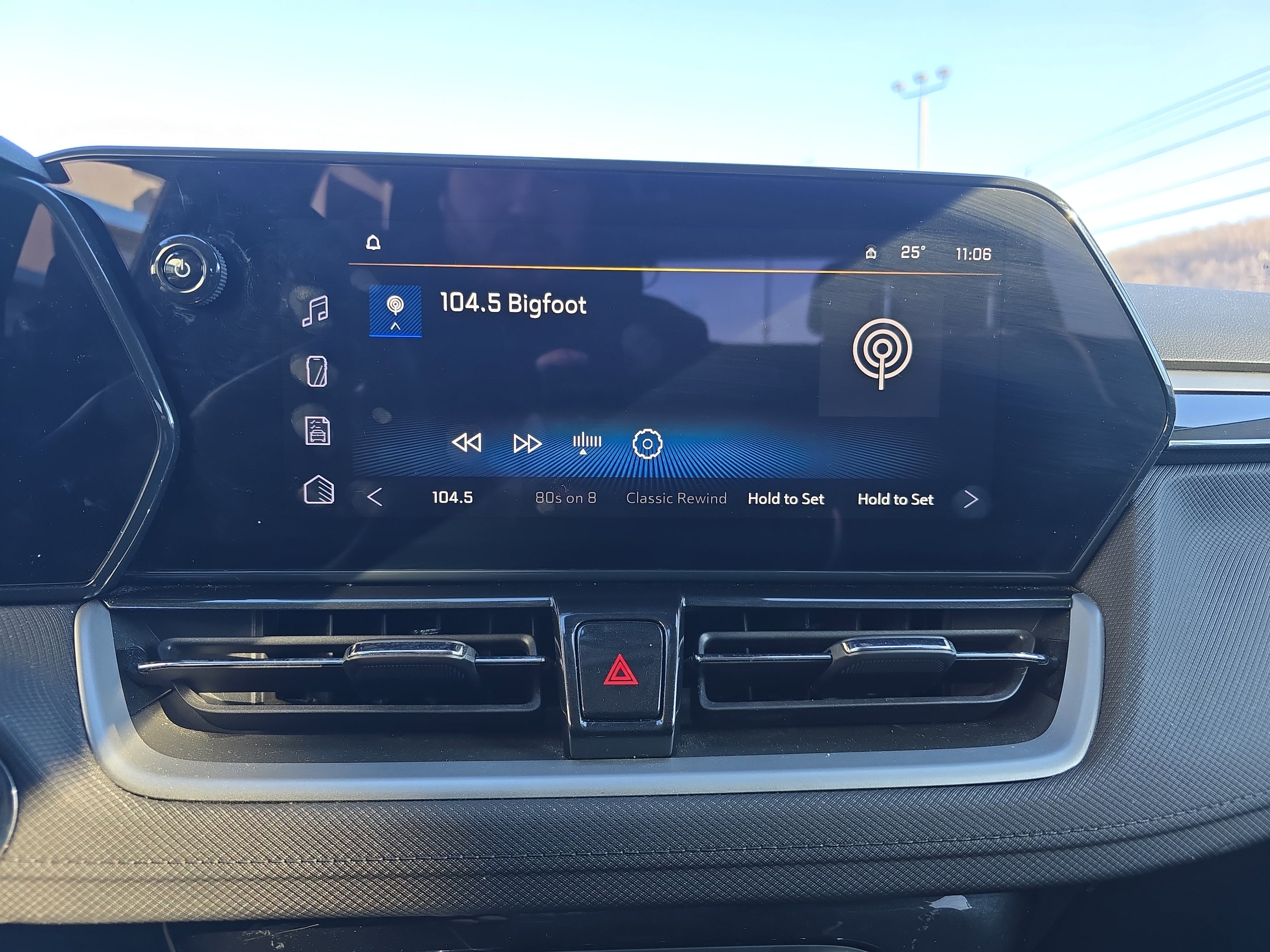 Used 2024 Chevrolet TrailBlazer LT image 24