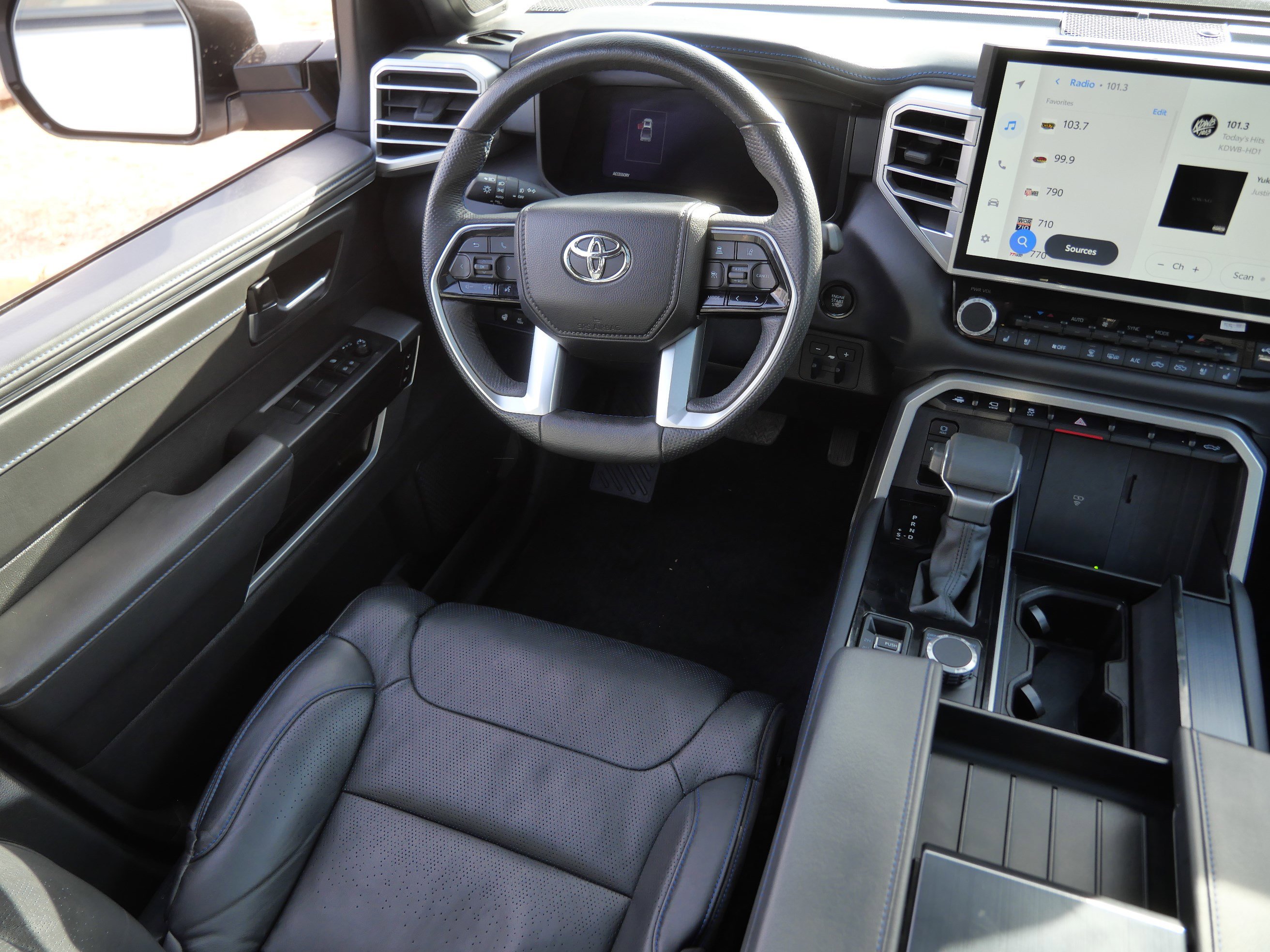 Used 2025 Toyota Tundra Platinum image 9