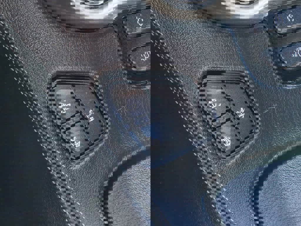 Used 2015 Chevrolet Suburban LTZ image 23