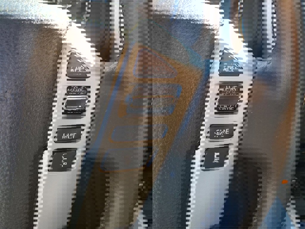 Used 2020 Nissan Titan SL w/ Moonroof Package image 13