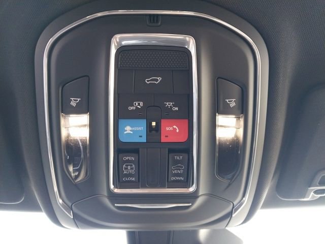 New 2025 Jeep Grand Cherokee Laredo image 13