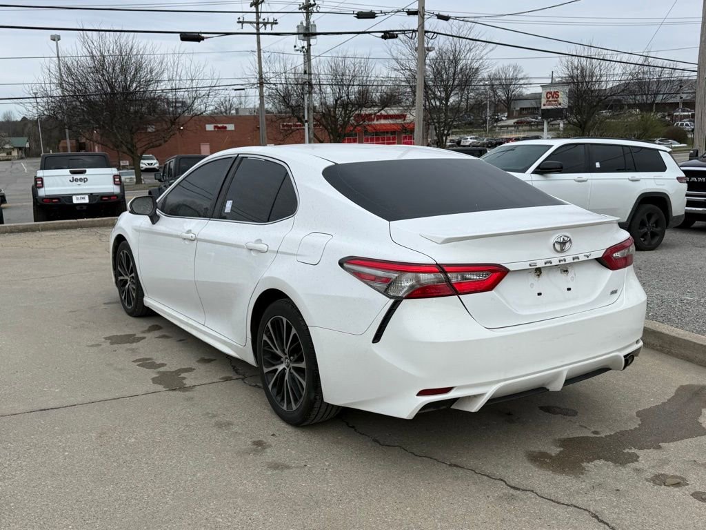 Used 2018 Toyota Camry SE image 8