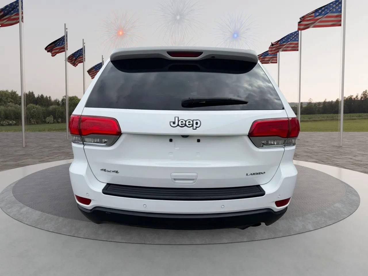 Used 2018 Jeep Grand Cherokee Laredo AWD/4WD image 10