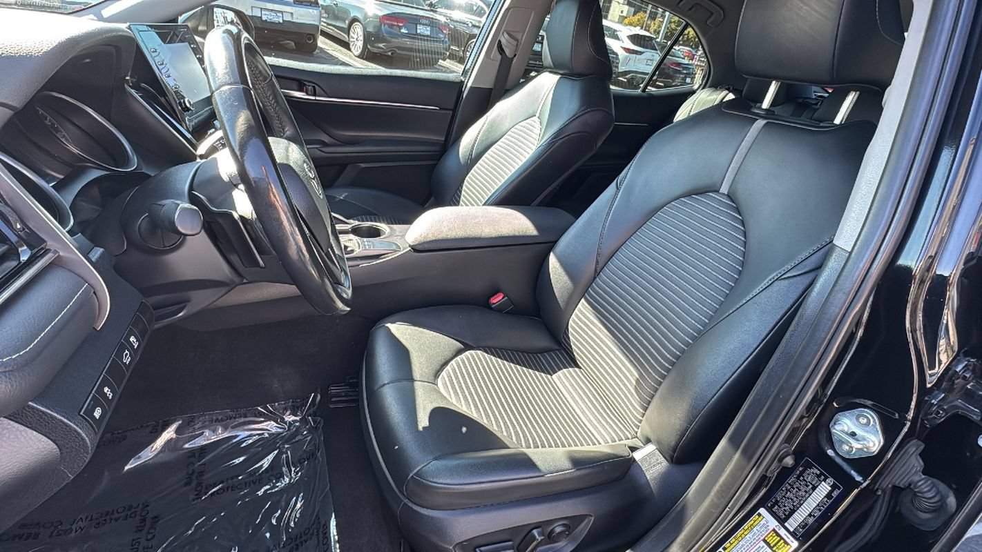 Used 2024 Toyota Camry SE FWD image 10