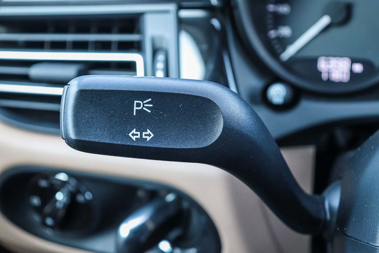 Used 2024 Porsche Macan image 31