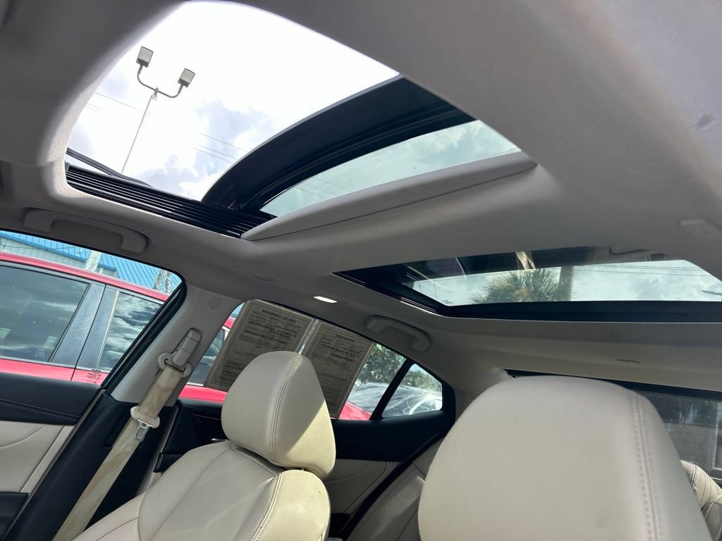 Used 2023 Nissan Maxima Platinum w/ Sport Mat Group FWD image 22