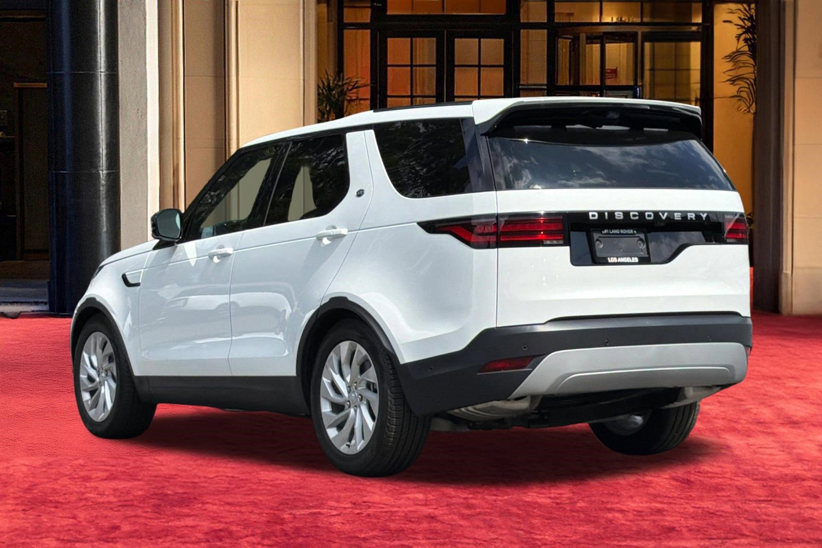 Used 2025 Land Rover Discovery S AWD/4WD image 3