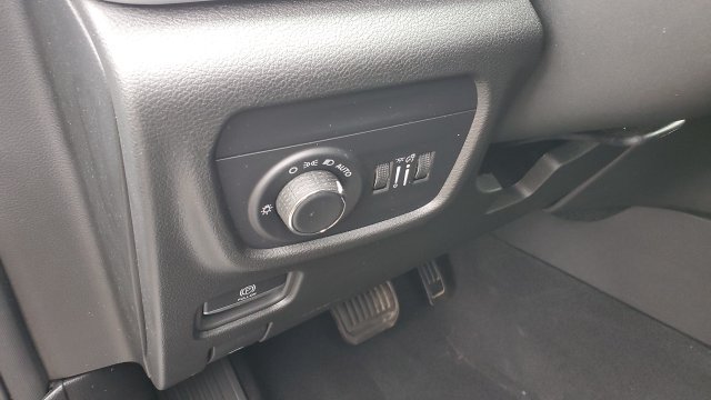 Certified 2023 Jeep Grand Cherokee Altitude AWD/4WD image 9