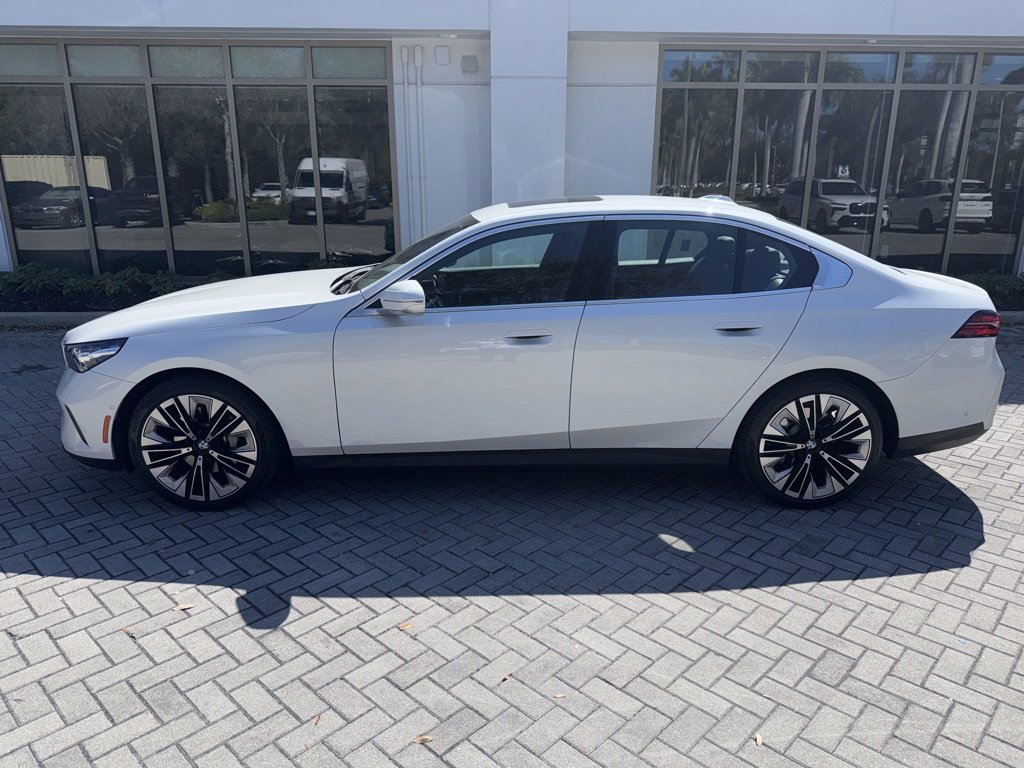 Certified 2024 BMW 530i w/ Luxury Seating Package image 2
