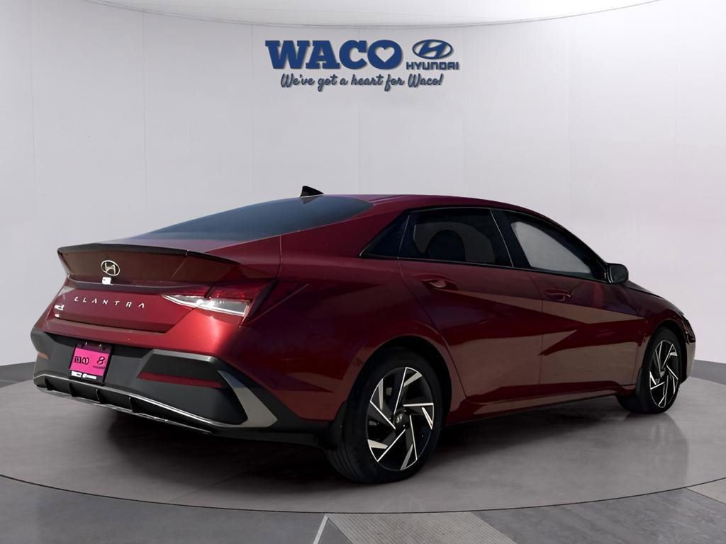 Used 2025 Hyundai Elantra Sport image 14