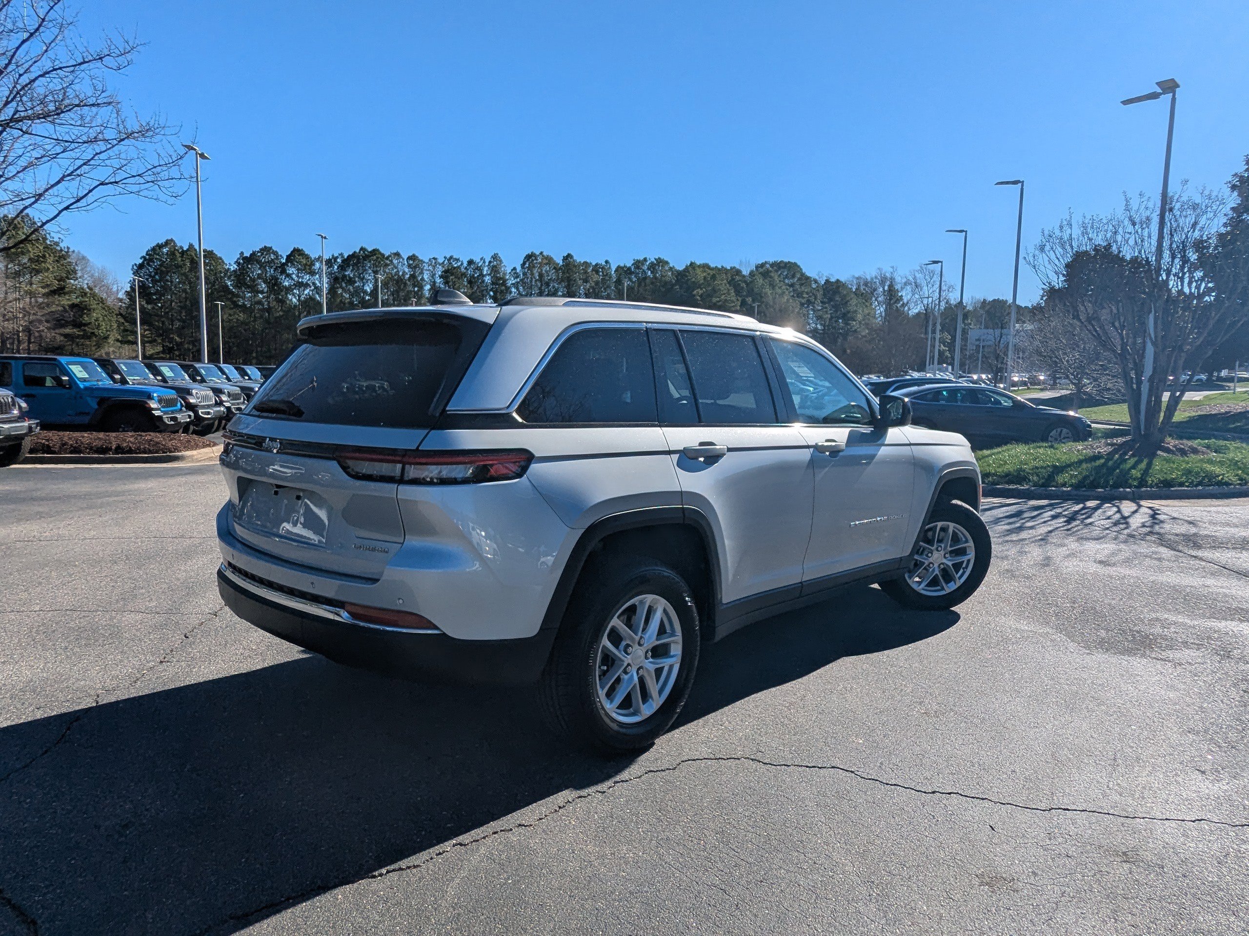 Certified 2023 Jeep Grand Cherokee Laredo X image 5