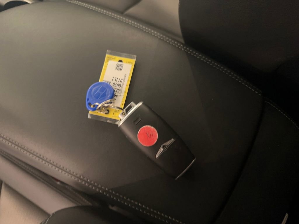 Used 2025 Genesis GV70 2.5T image 32