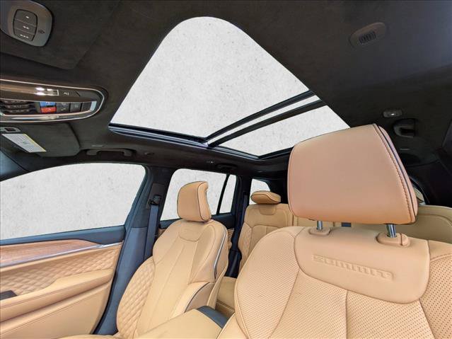 New 2026 Jeep Grand Cherokee Summit w/ Obsidian Package AWD/4WD image 17