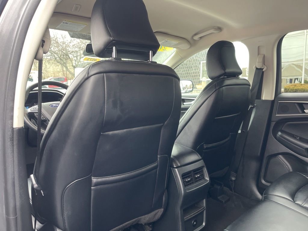 Used 2024 Ford Edge SEL image 12