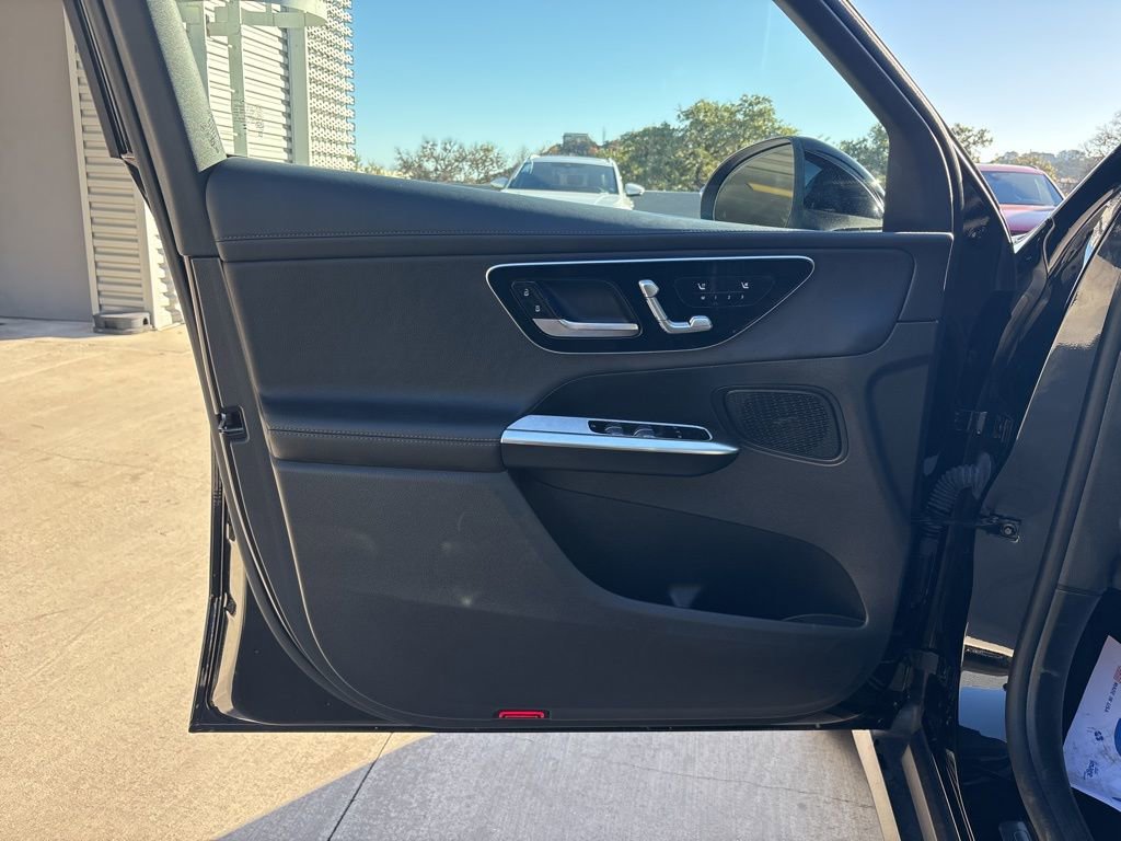 Used 2024 Mercedes-Benz GLC 300 4MATIC image 10