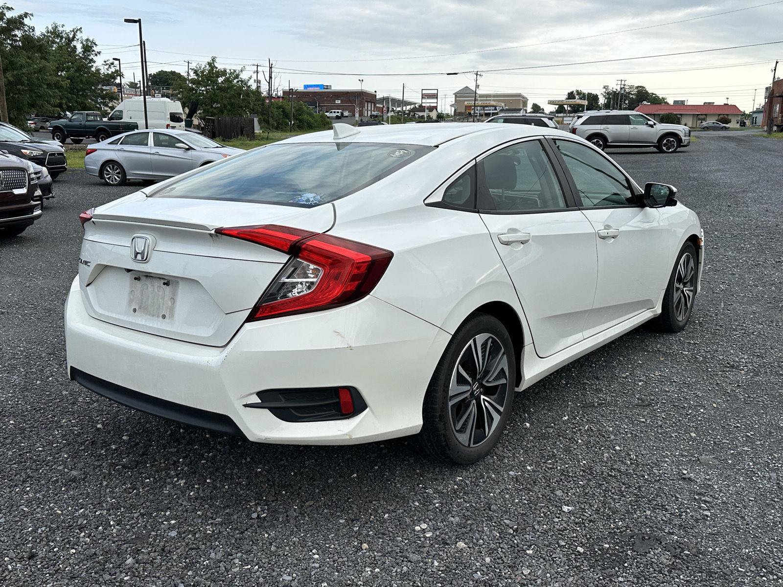 Used 2017 Honda Civic EX-T image 6