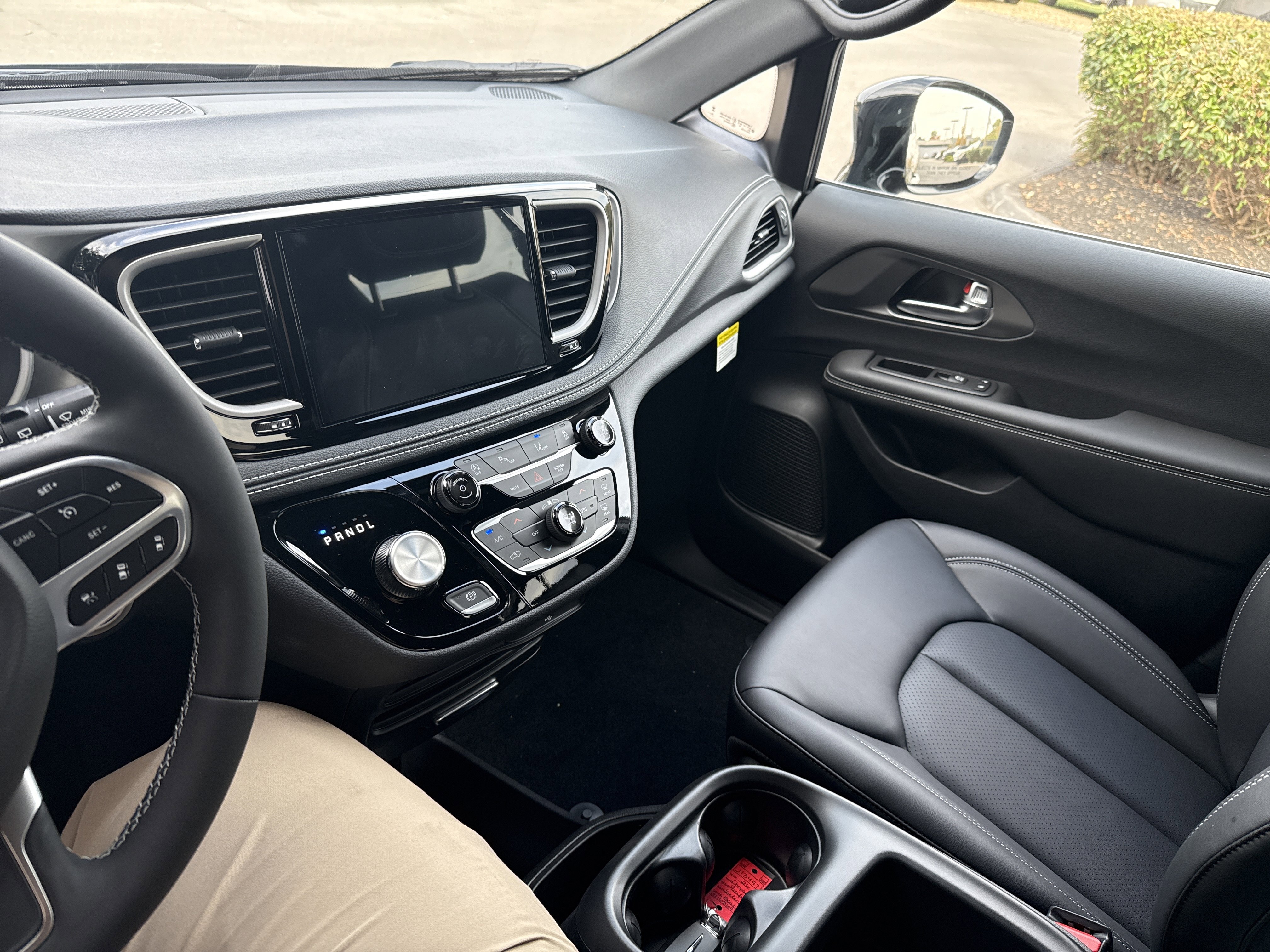 New 2026 Chrysler Pacifica Select image 23