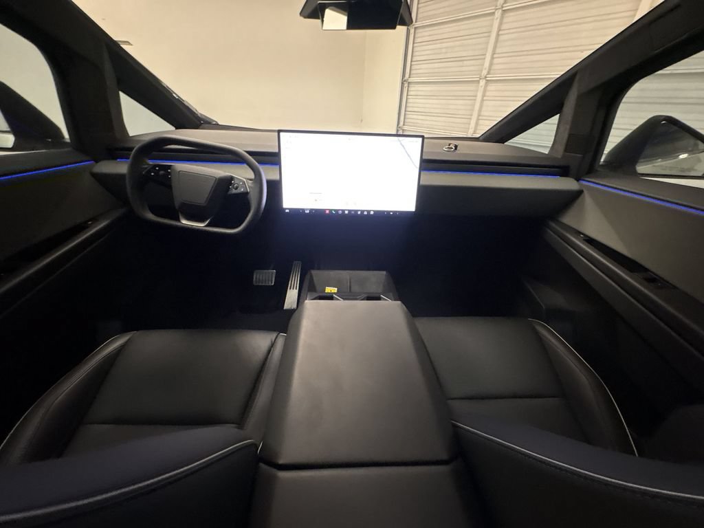 Used 2025 Tesla Cybertruck AWD Crew Cab image 21