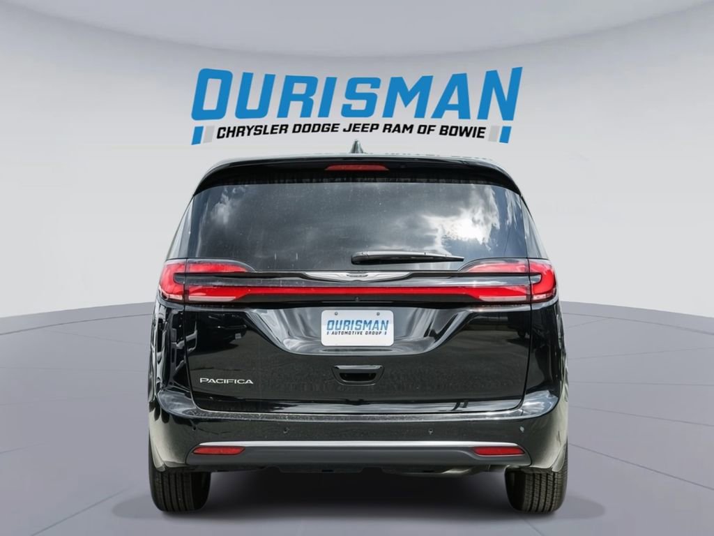 New 2025 Chrysler Pacifica Select FWD image 5