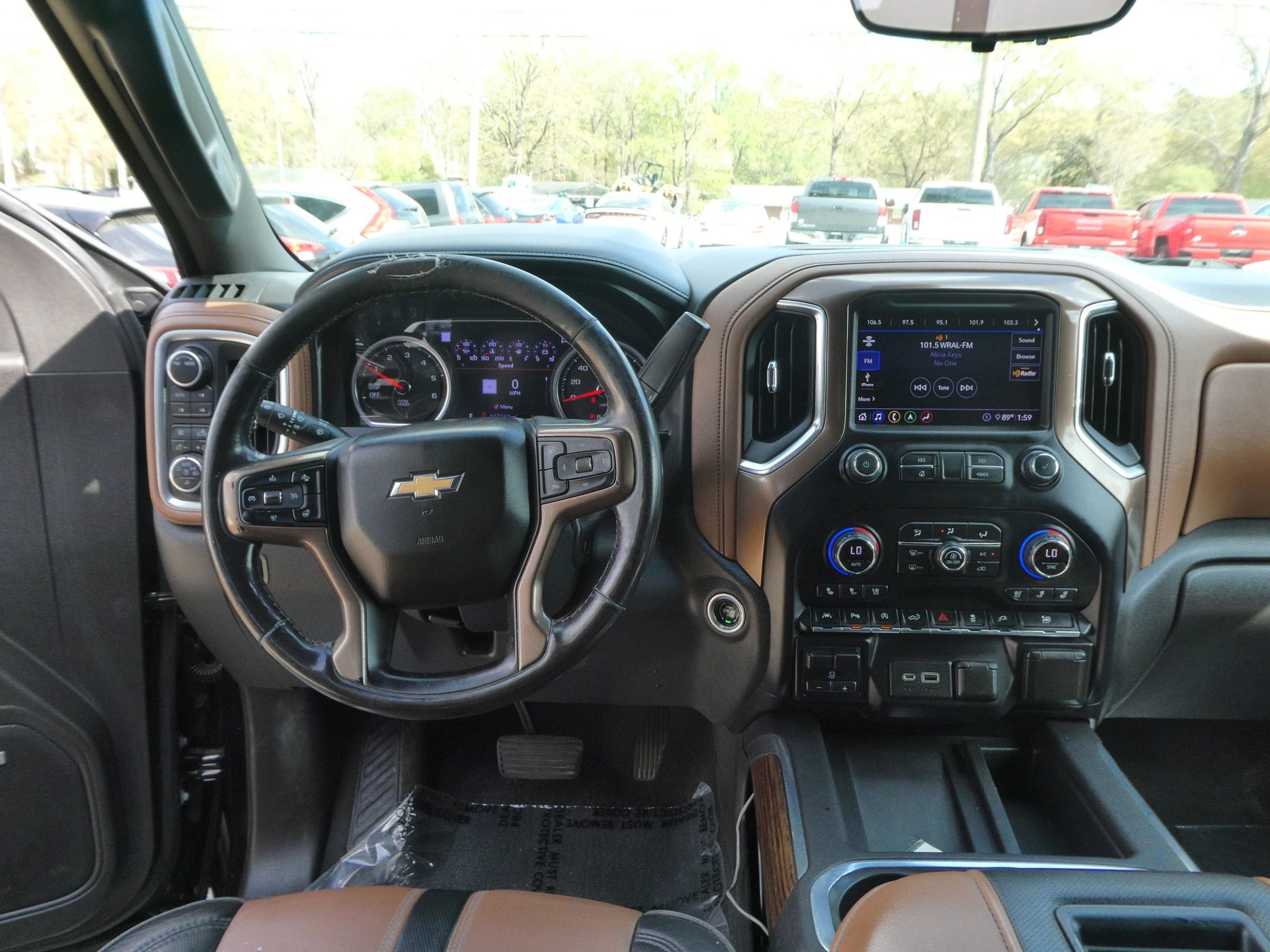 Used 2020 Chevrolet Silverado 1500 High Country w/ Technology Package AWD/4WD image 15