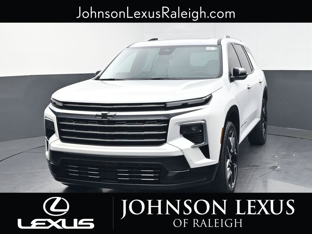 Used 2025 Chevrolet Traverse High Country FWD image 5