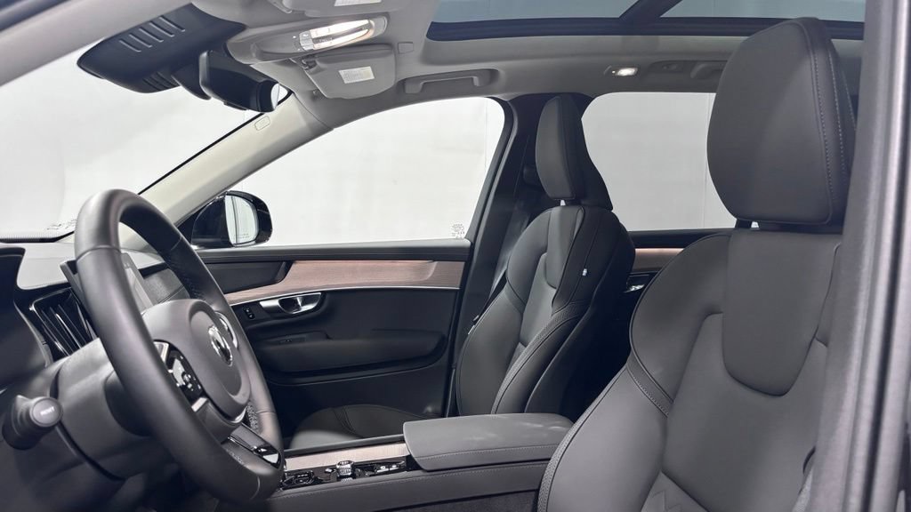 Certified 2026 Volvo XC90 B6 Plus AWD/4WD image 12