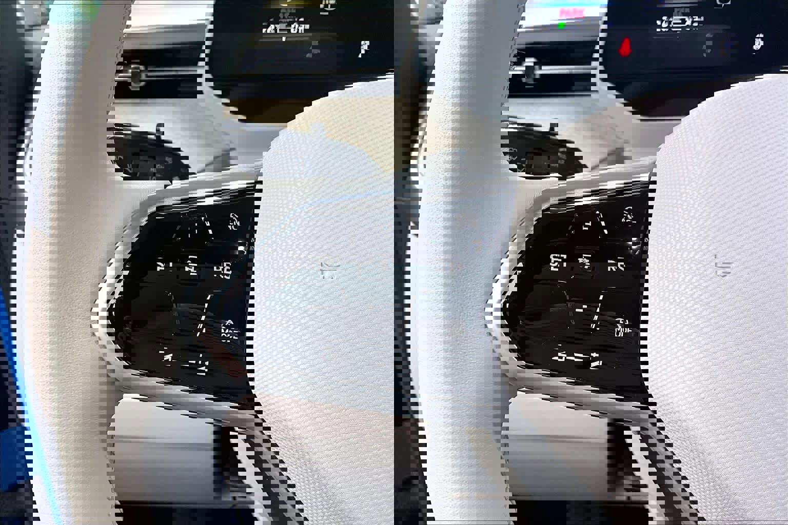 Used 2025 Volkswagen ID. Buzz 1st Edition image 22