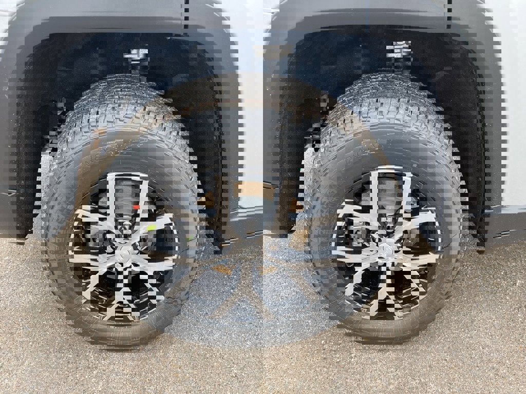 New 2025 Jeep Grand Cherokee Limited image 9