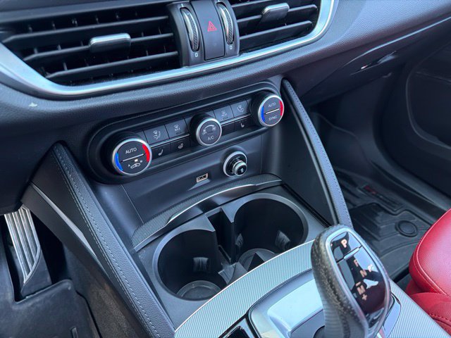 Used 2023 Alfa Romeo Stelvio Veloce AWD/4WD image 43