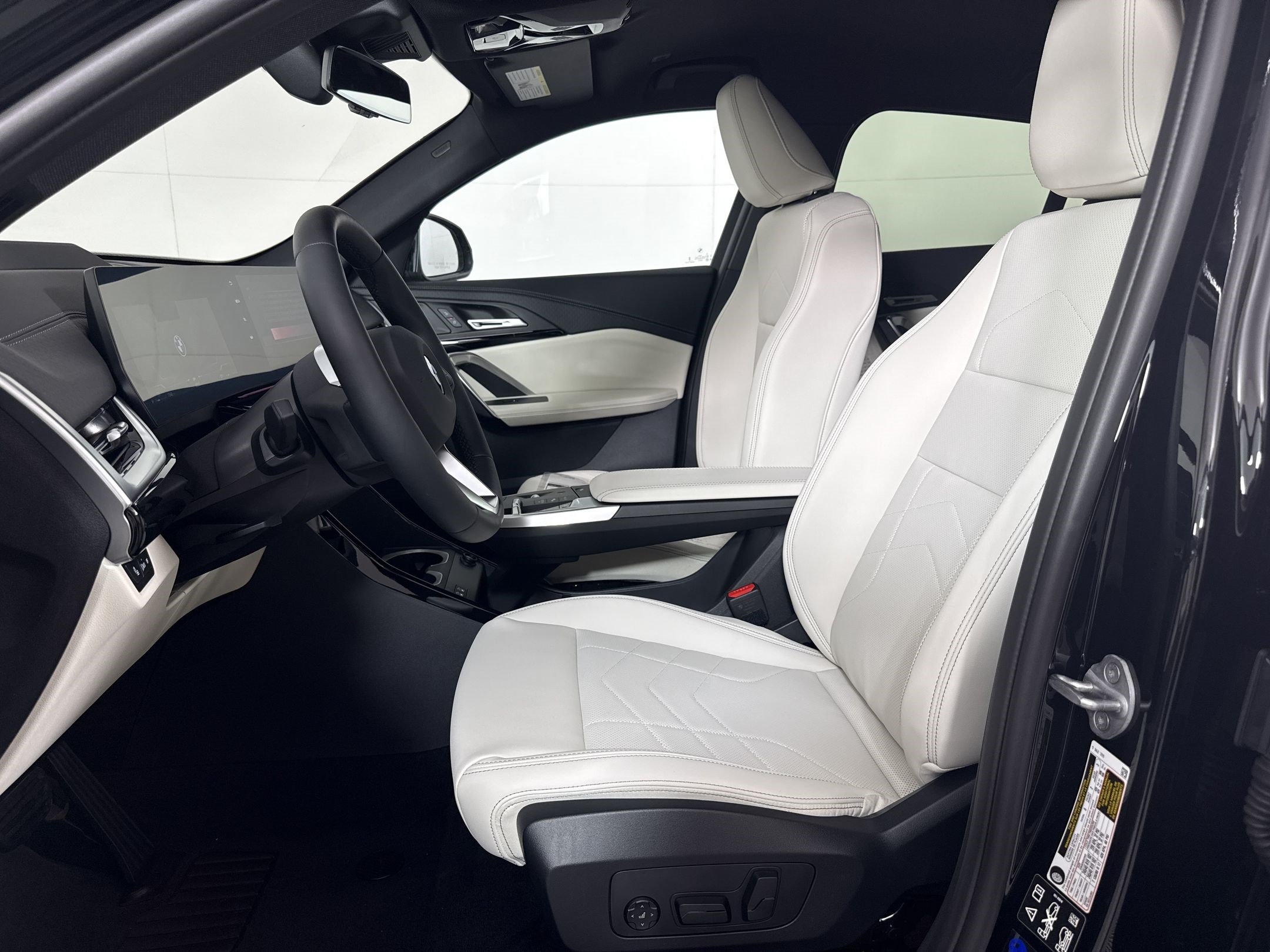 New 2026 BMW X2 xDrive28i w/ Technology Package AWD/4WD image 5