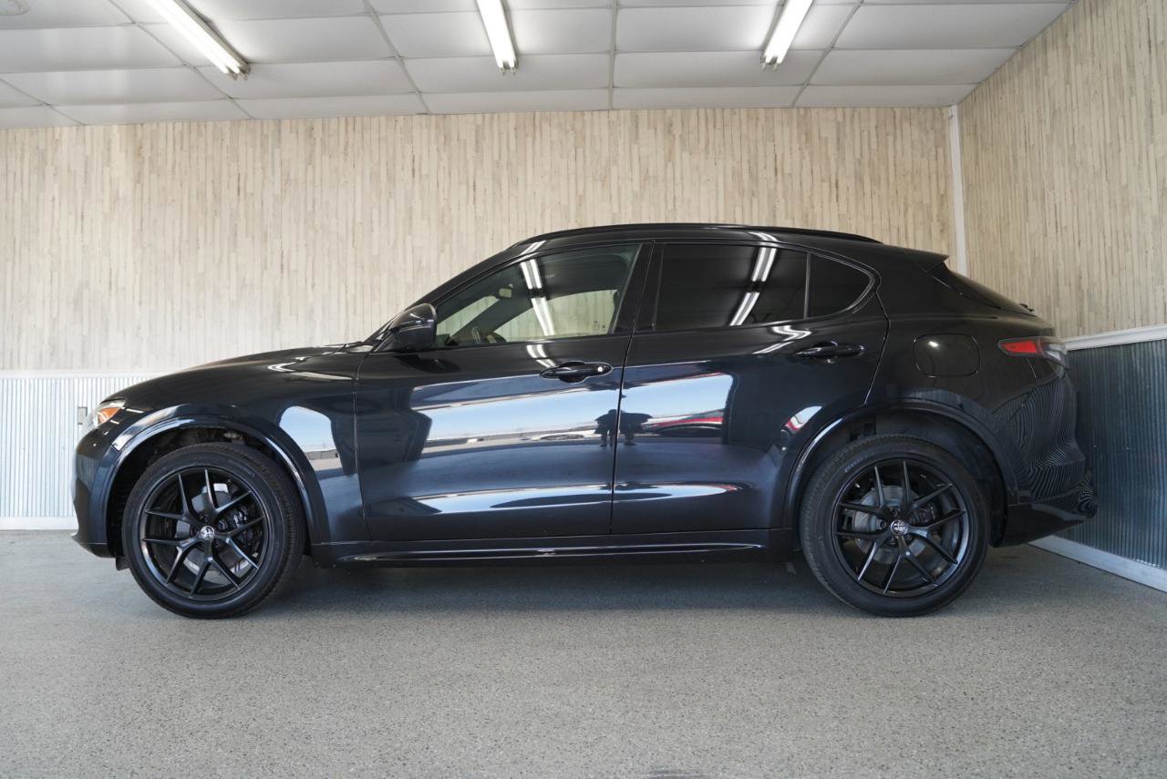 Used 2021 Alfa Romeo Stelvio Ti Sport AWD/4WD image 5