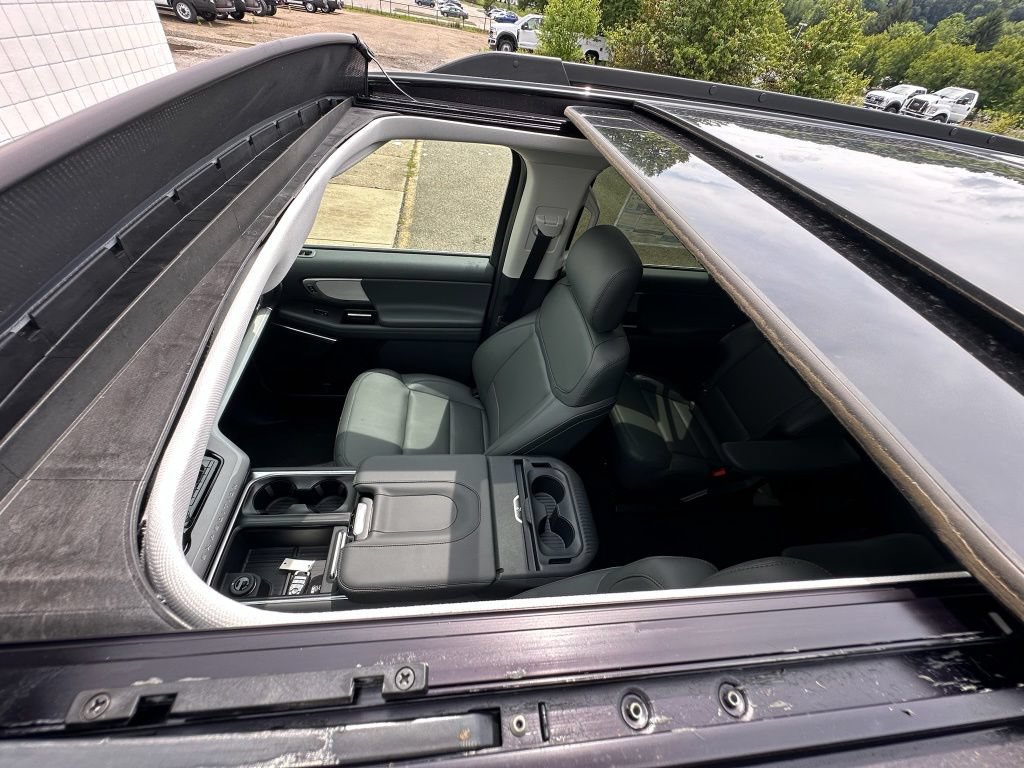 New 2026 Ford Expedition Active AWD/4WD image 7