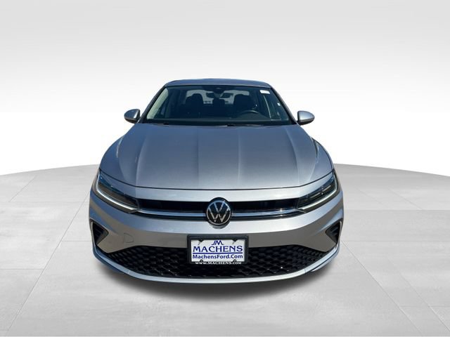 Used 2025 Volkswagen Jetta SE FWD image 14