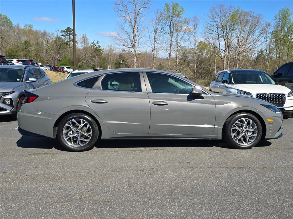 Used 2021 Hyundai Sonata SEL image 2