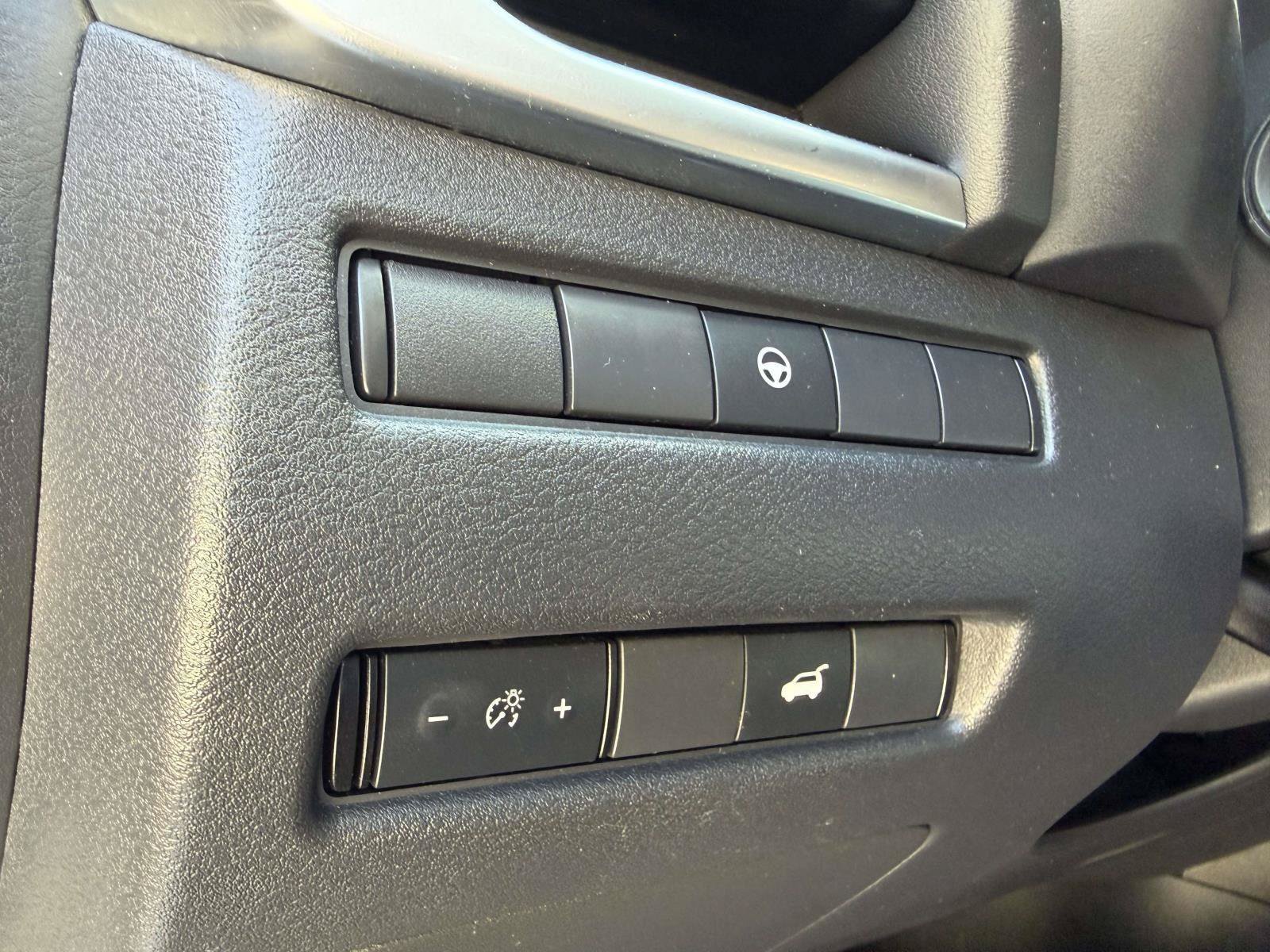 Used 2022 Nissan Rogue SV w/ SV Premium Package AWD/4WD image 18