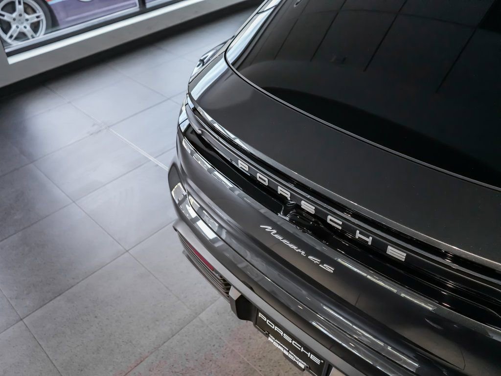 New 2026 Porsche Macan 4S Electric image 35