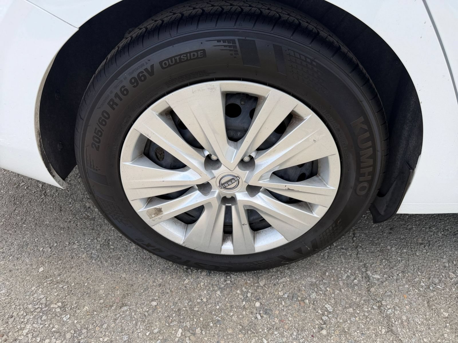 Used 2025 Nissan Sentra S FWD image 27