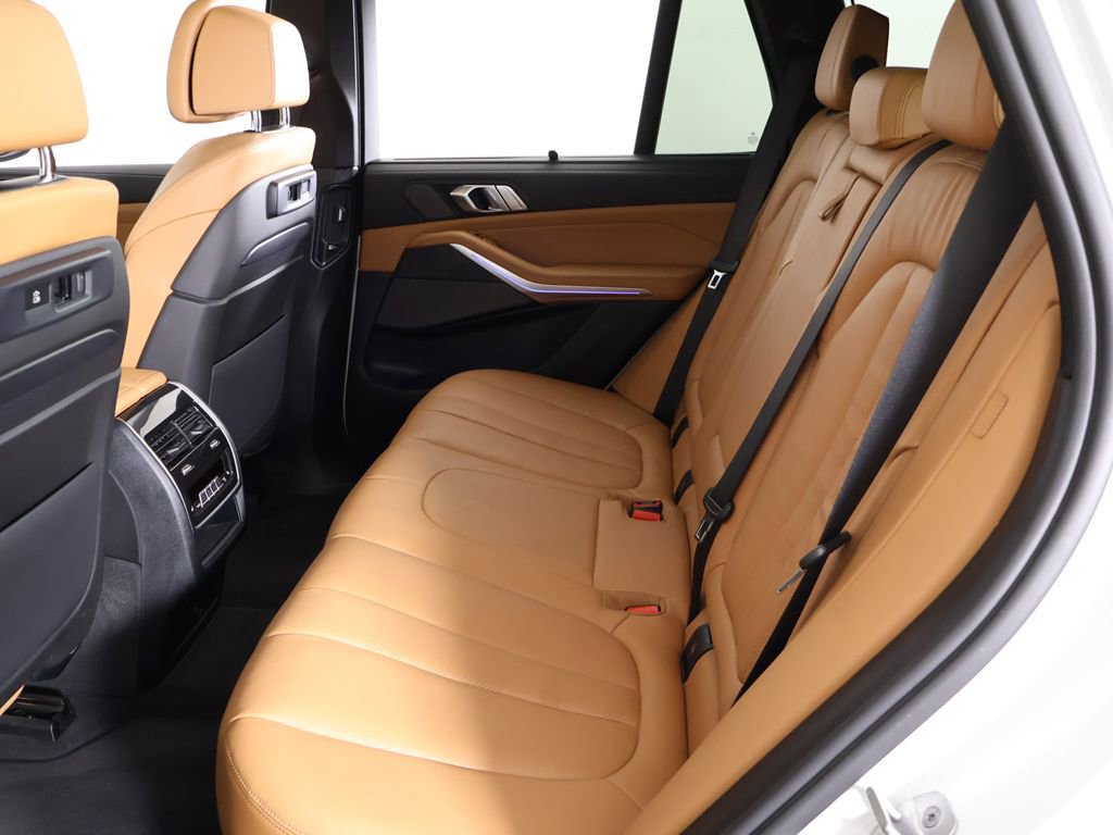 Used 2022 BMW X5 xDrive40i AWD/4WD image 38