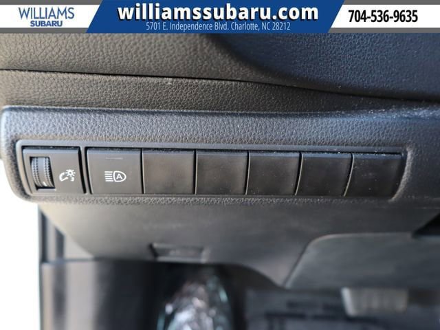 Used 2021 Toyota Corolla SE w/ SE Premium Package FWD image 21